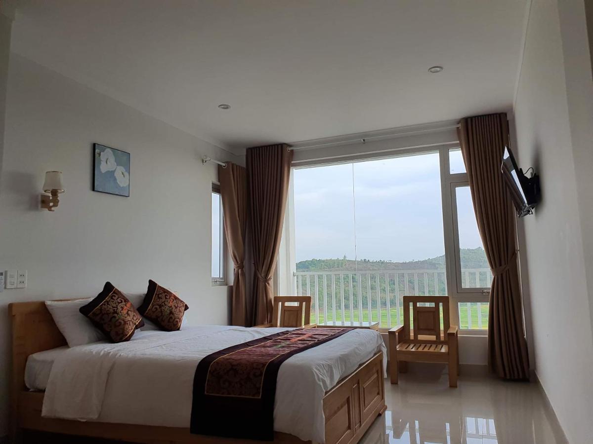 Minh Manh Hotel 2 플레이쿠 외부 사진