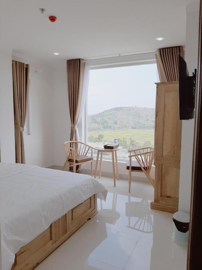 Minh Manh Hotel 2 플레이쿠 외부 사진